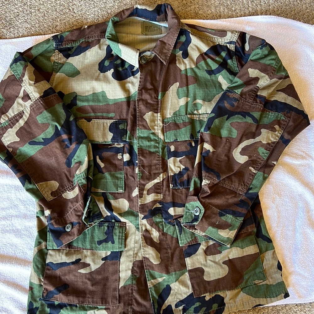 Men’s size medium (short) camouflage jacket